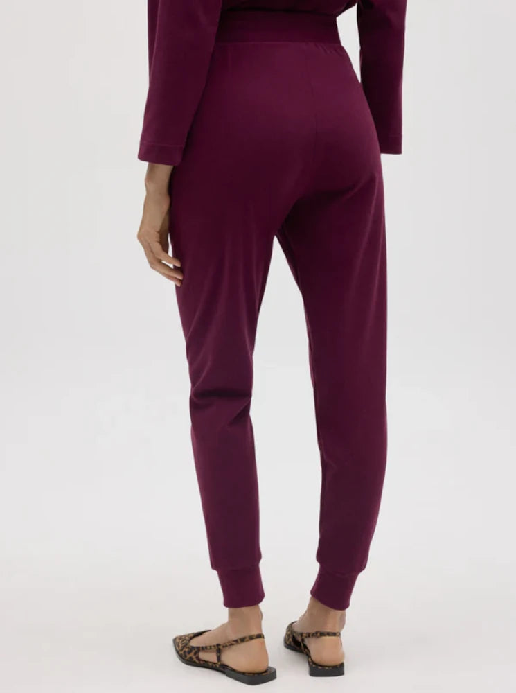 Pantalón jogger con textura burdeos