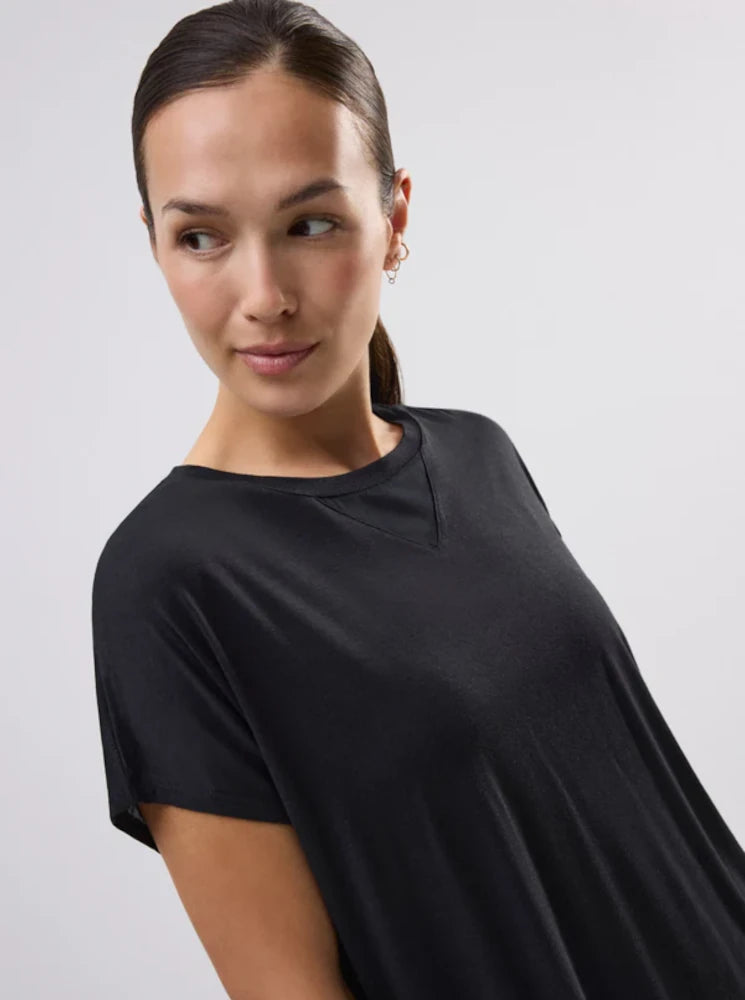 Camiseta deportiva manga corta negra