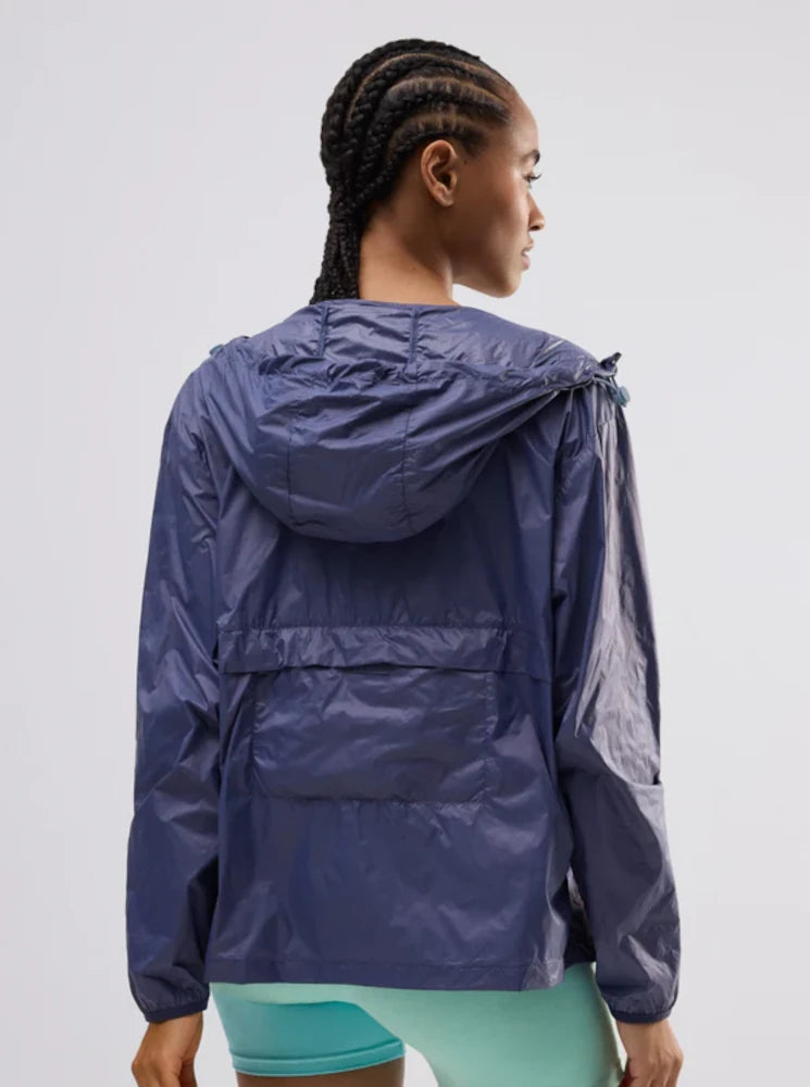 Chaqueta deportiva plegable con capucha ajustable marino Ysabel Mora