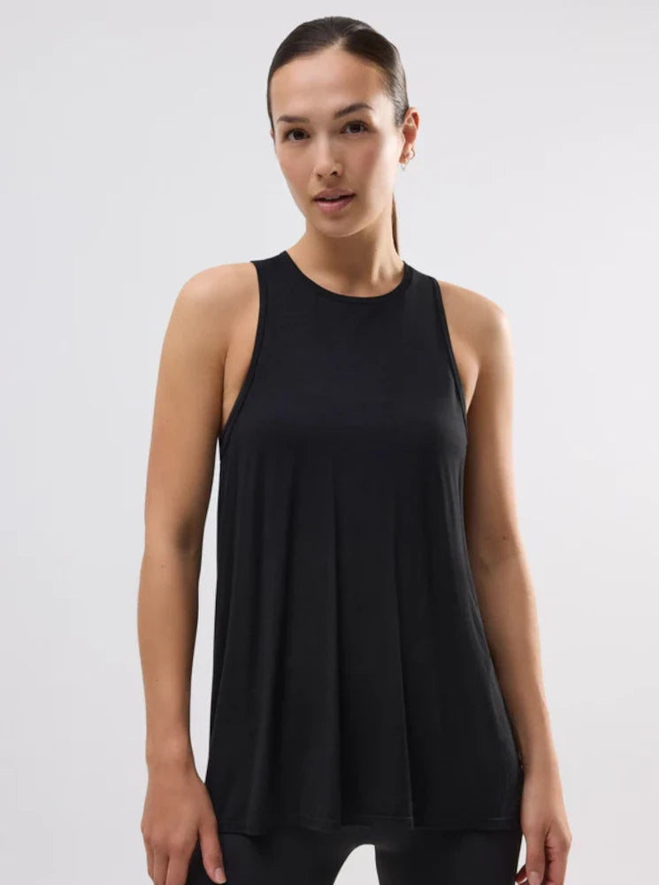 Camiseta deportiva sin mangas negra Ysabel Mora