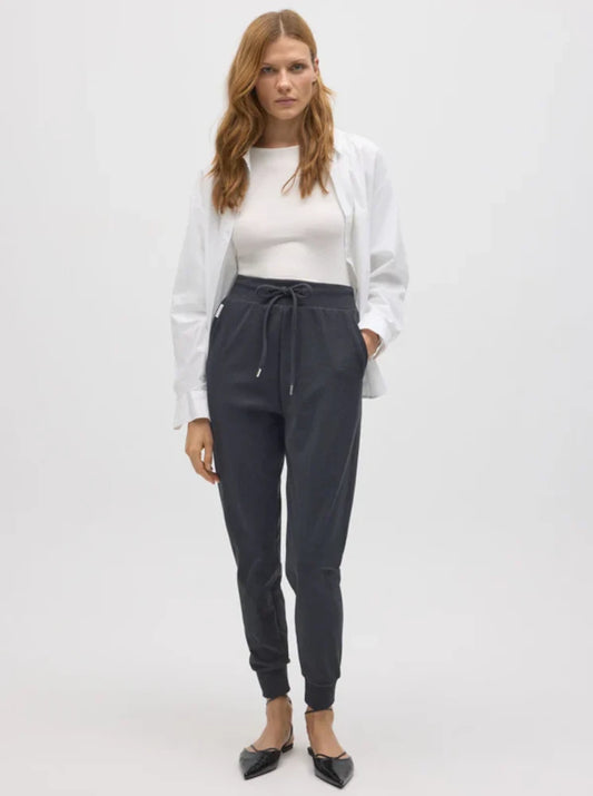 Pantalón jogger con textura marengo