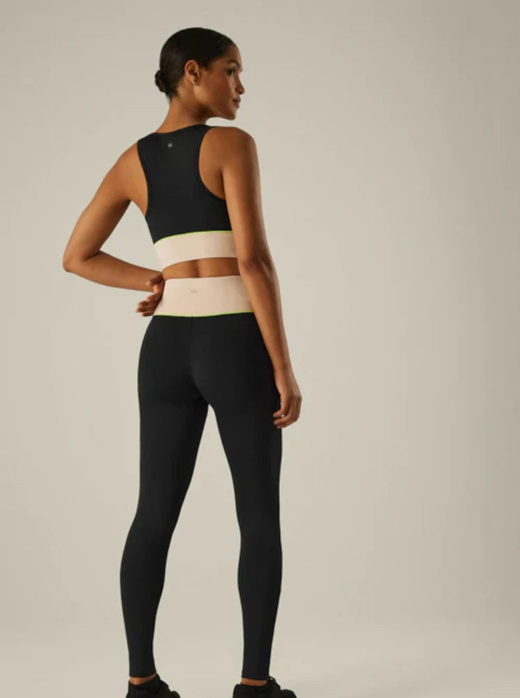 Leggings deportivo bolsillo interior efecto vientre plano negro